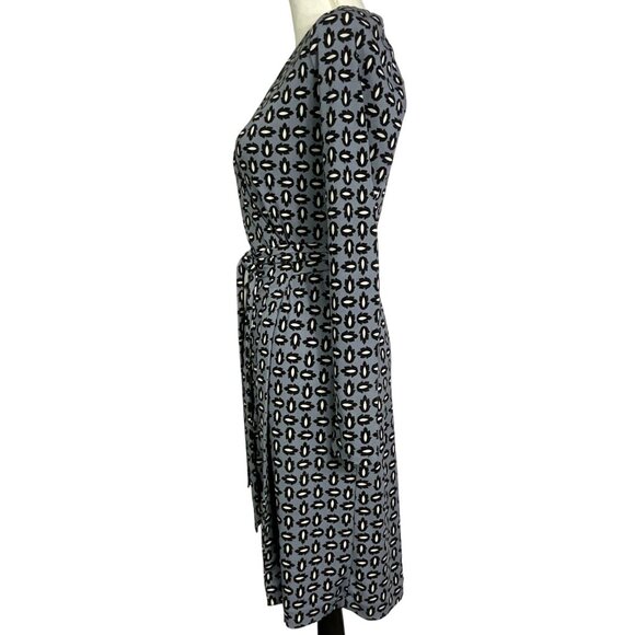 Ann Taylor Hazy Blue Tossed Leaf Wrap Dress, size 4, 95% Polyester, 5% Spandex - Picture 11 of 15